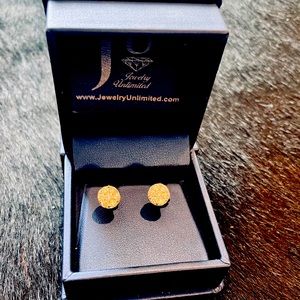 10k white gold diamond studs